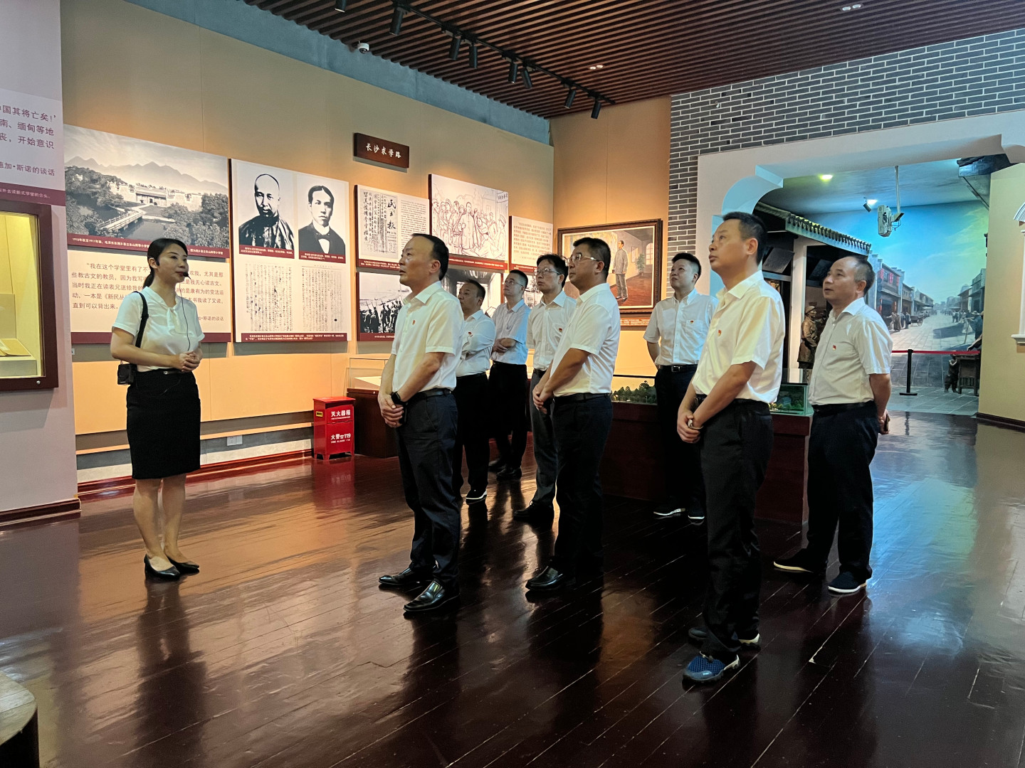 公司黨委理論學(xué)習(xí)中心組開展第7次集體學(xué)習(xí)暨“不忘初心、牢記使命”主題黨日活動(dòng)